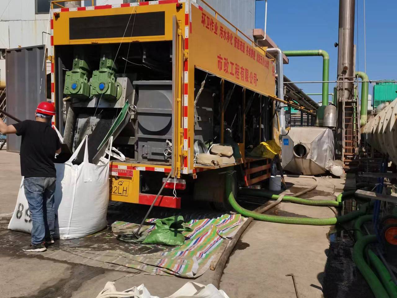 翰林镇淤泥压干处理